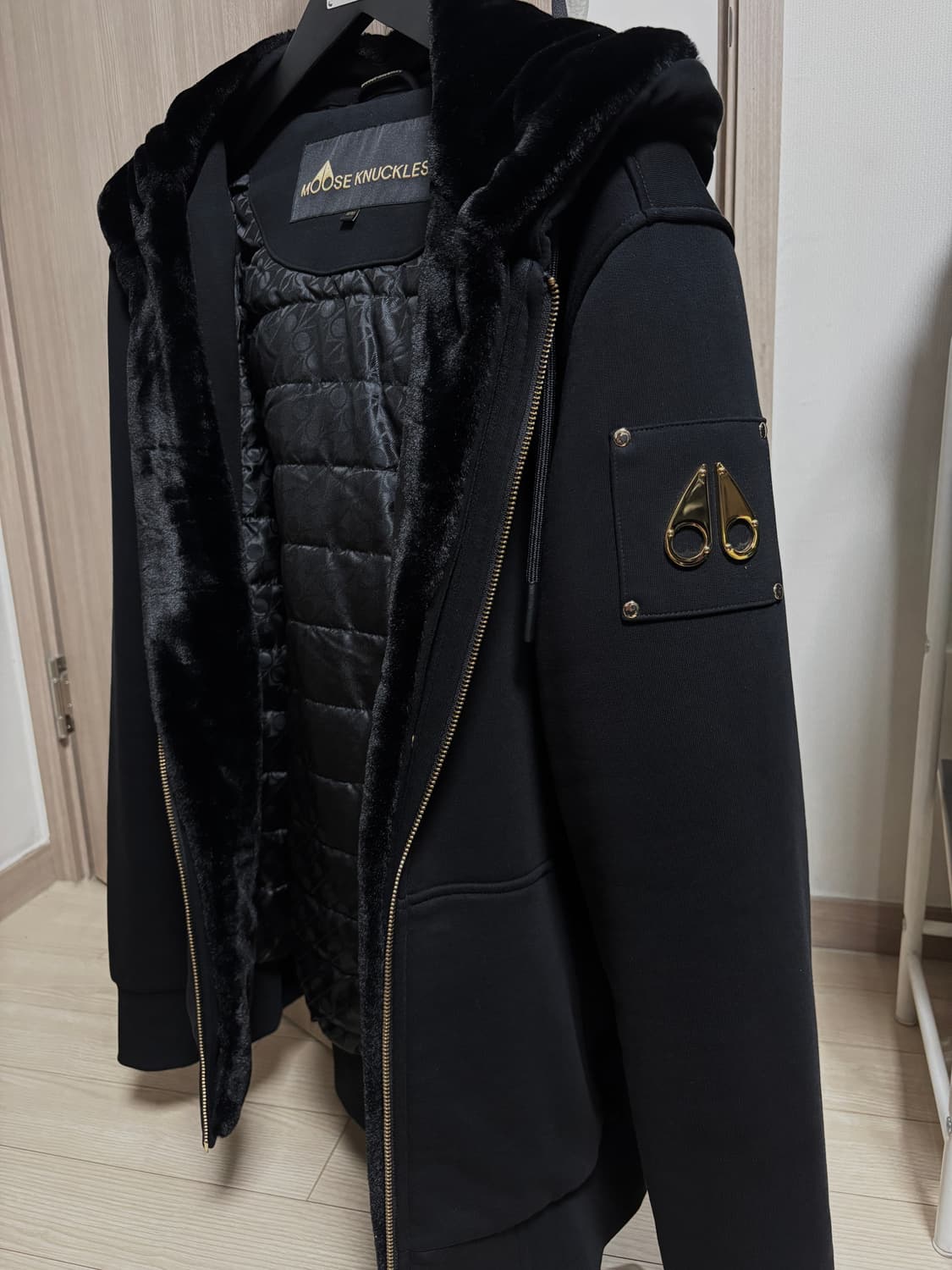 무스너클 버니스웨터 M(103~105) 블랙퍼 금장 상품이미지2