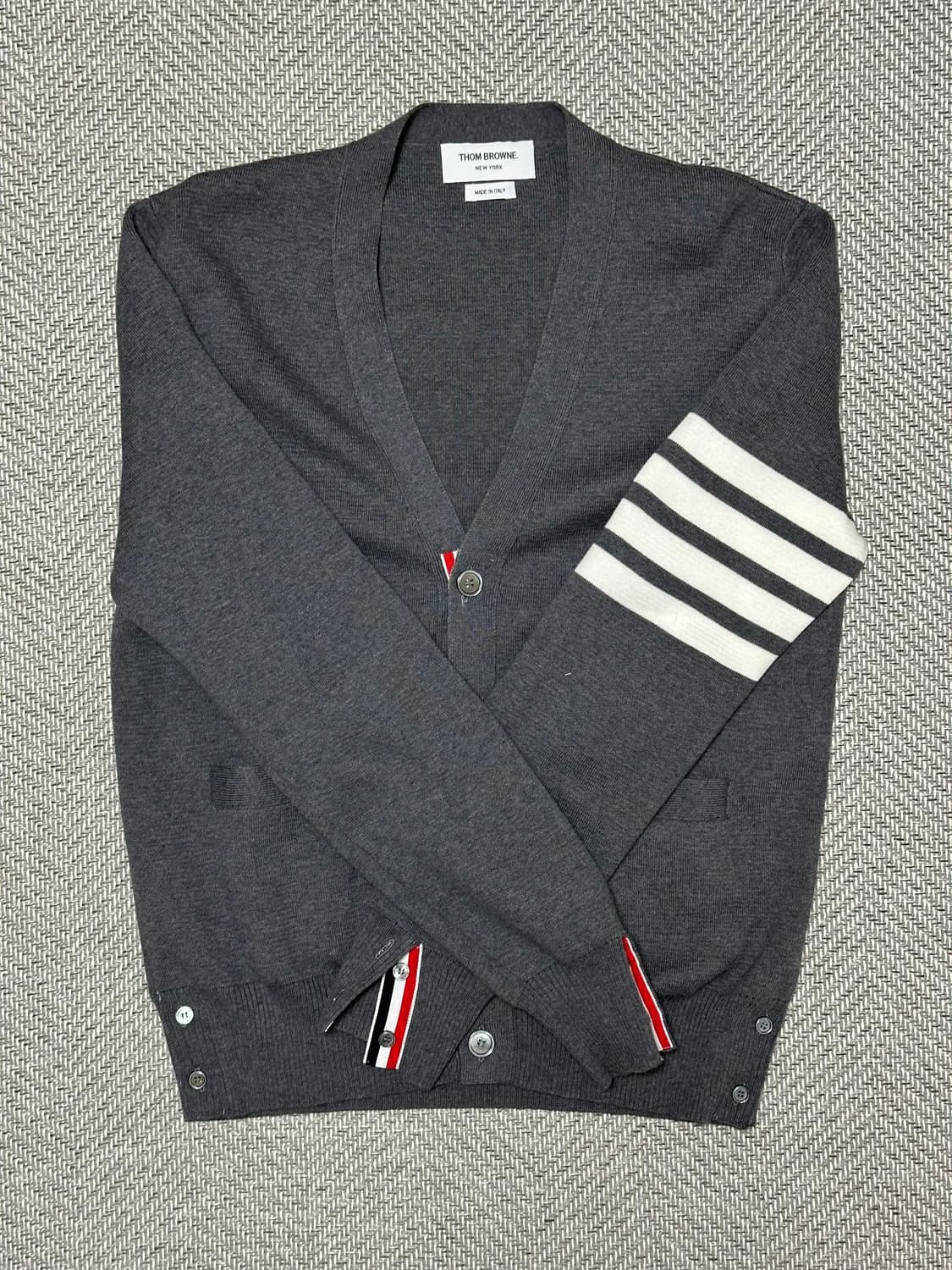 [새상품급] 톰브라운 밀라노스티치 가디건 상품이미지1