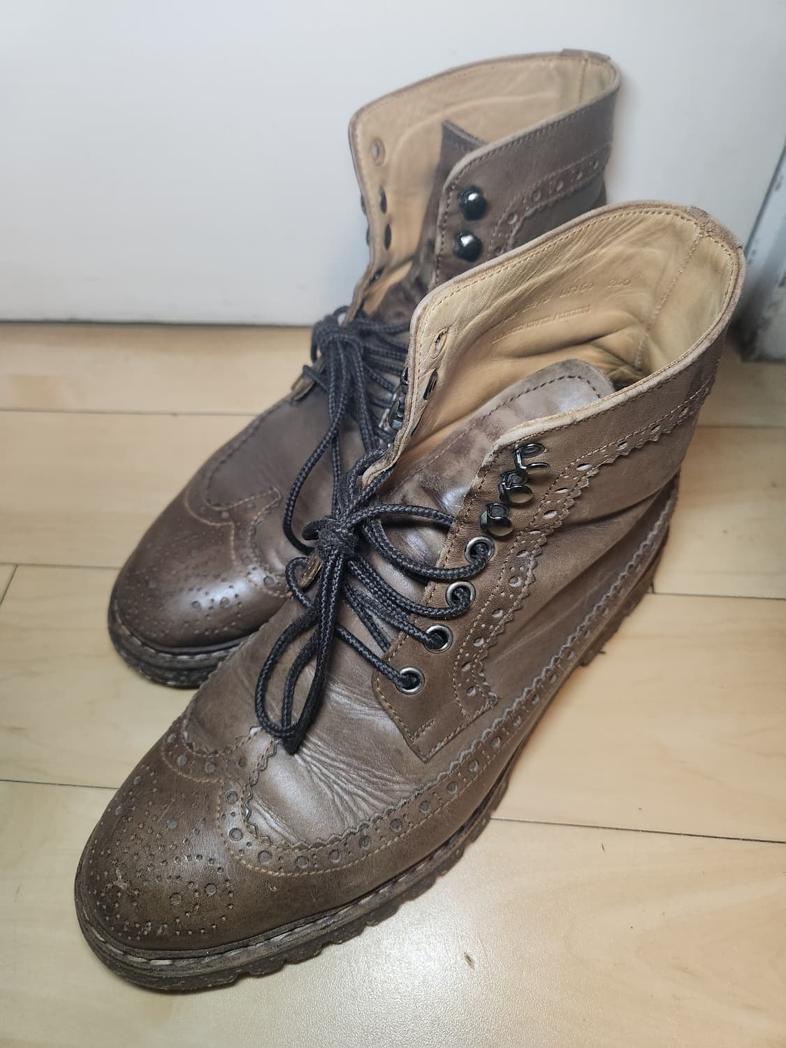 더 클락션(The Klaxon) 윙팁 브로그 부츠 (260) 상품이미지1