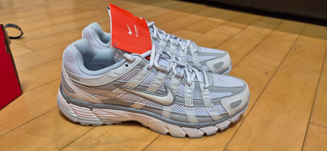 나이키 우먼 P6000 메탈릭 서밋화이트 240 상품이미지2