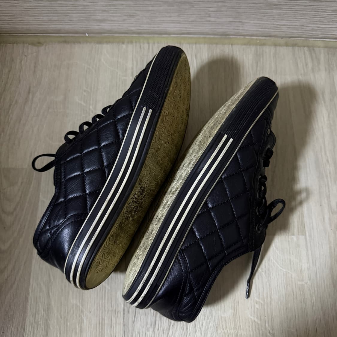 샤넬 여성 로고 가죽 단화 스니커즈 37.5 (여성 245) 상품이미지9