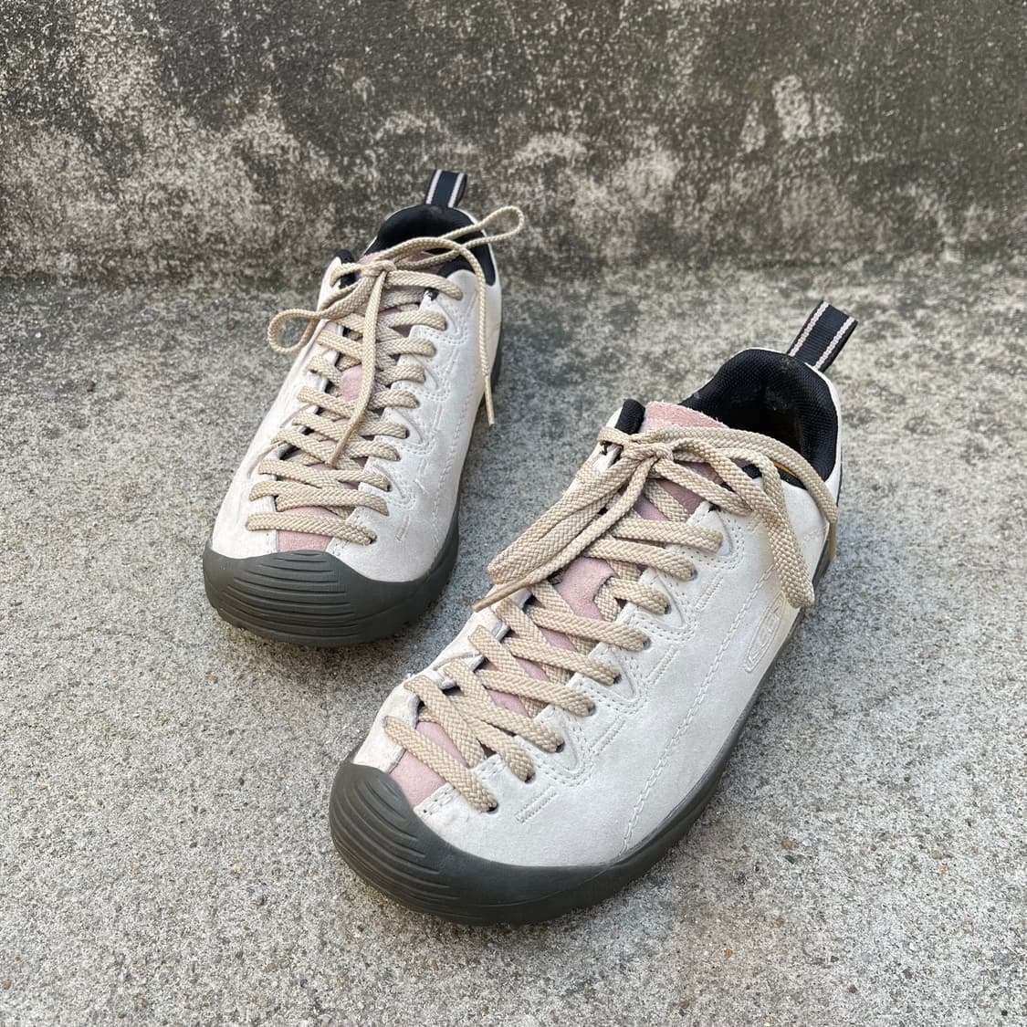 [235] 킨 재스퍼 스웨이드 스니커즈 버치 펀 상품이미지1