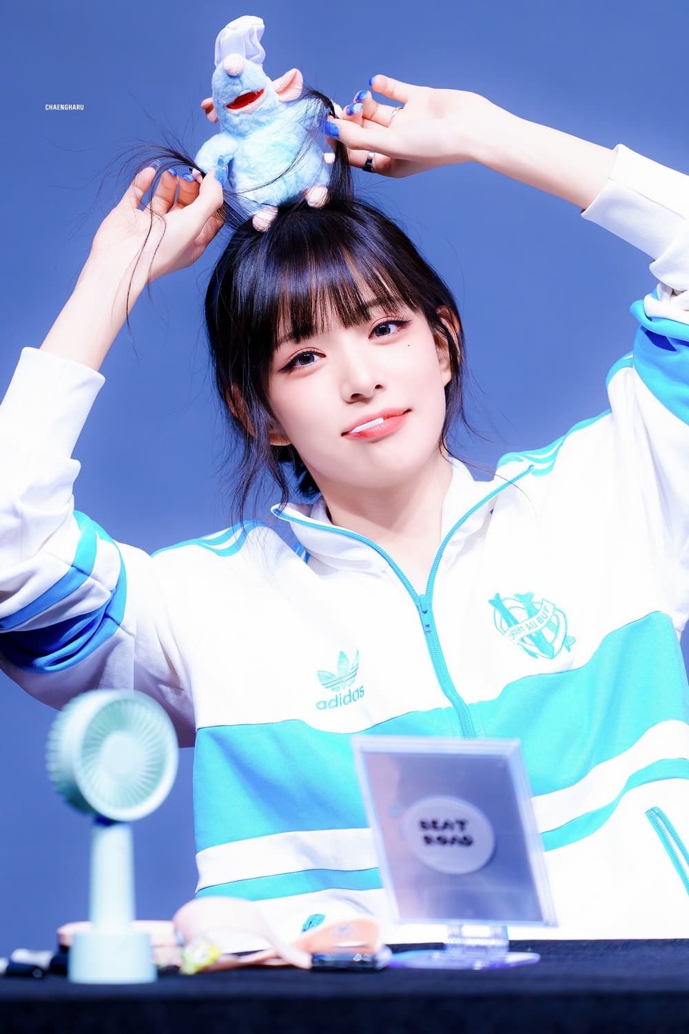 아디다스 올림피크 드마르세유 트랙탑 상의 화이트 색상 상품이미지2