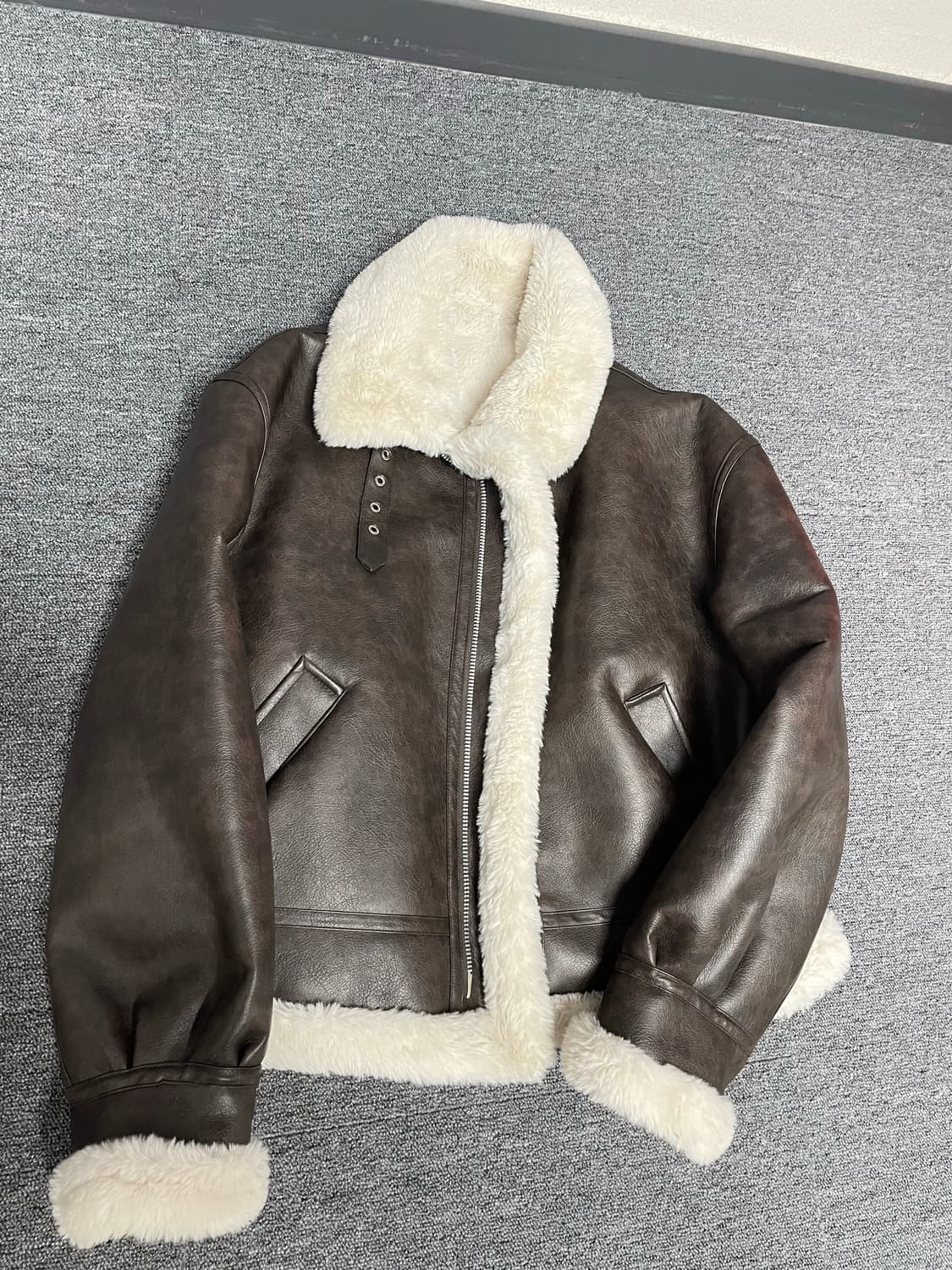 론트 810 깡스타일리스트 비건레더 무스탕 (브라운/아이보리) 상품이미지3