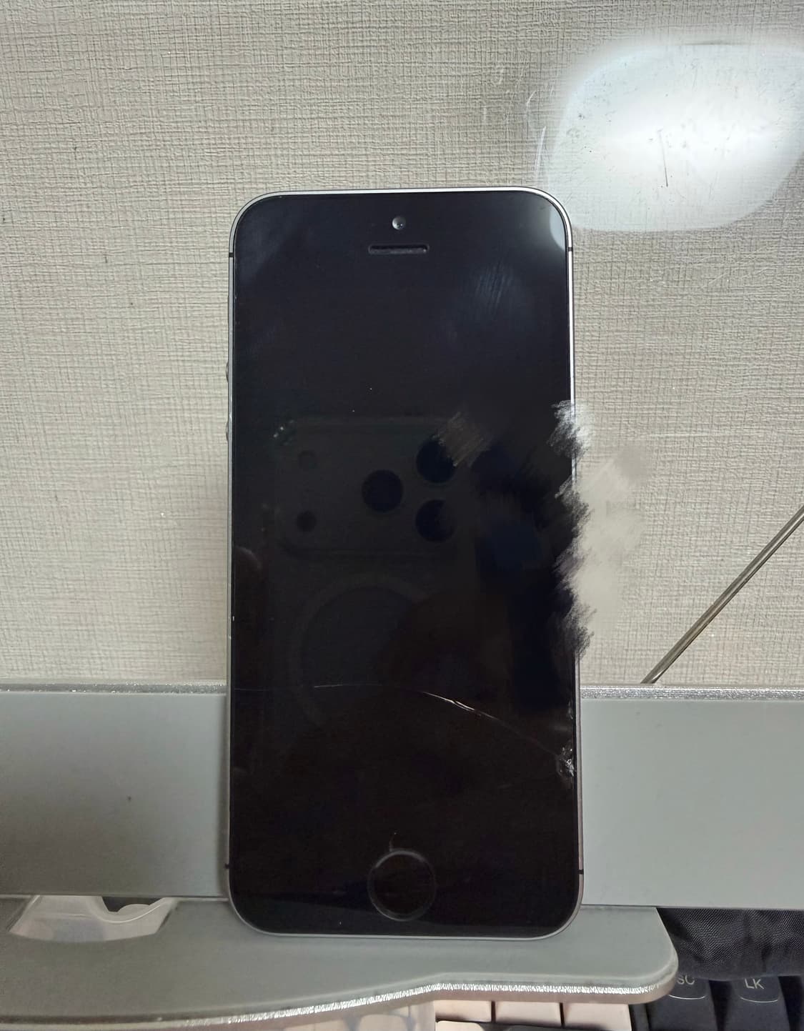 아이폰SE 스페이스그레이 32GB 상품이미지3