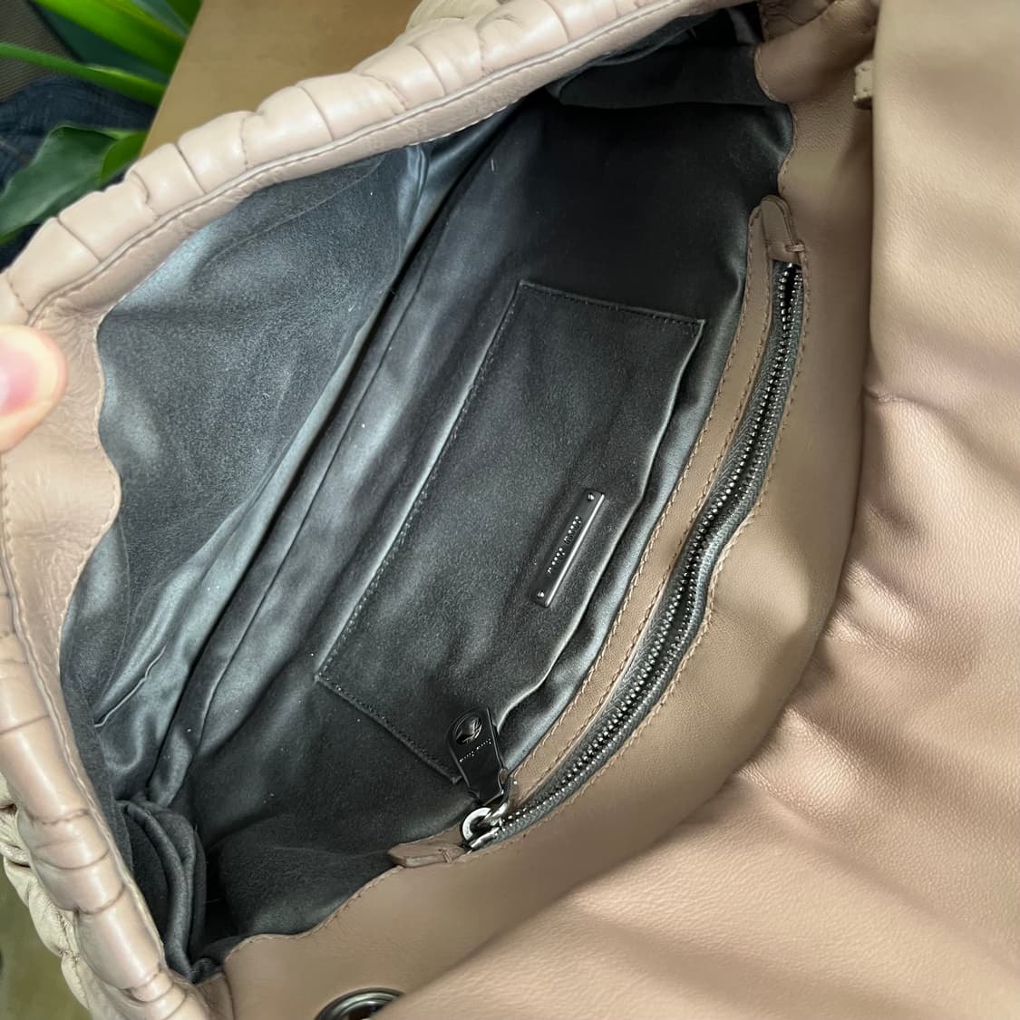 미우미우 마테라쎄 체인 숄더백 상품이미지8