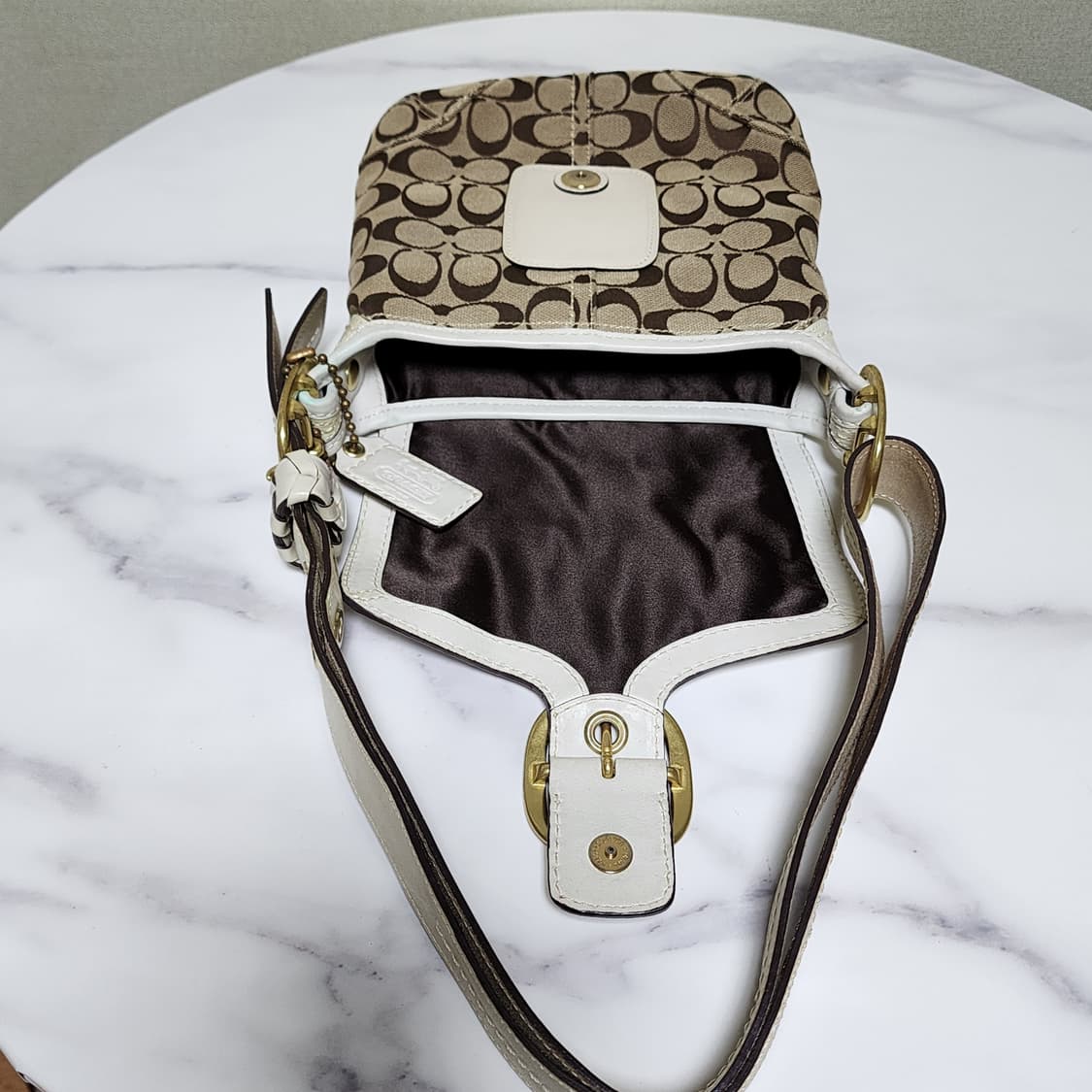 코치 블리커 레거시 숄더백 상품이미지5