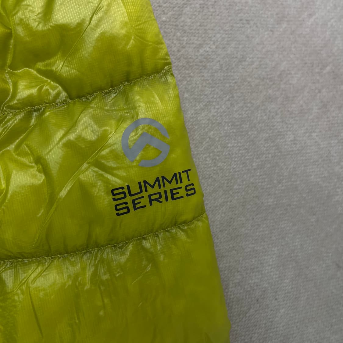 95 노스페이스 서밋시리즈 형광 그린 경량 패딩 상품이미지4