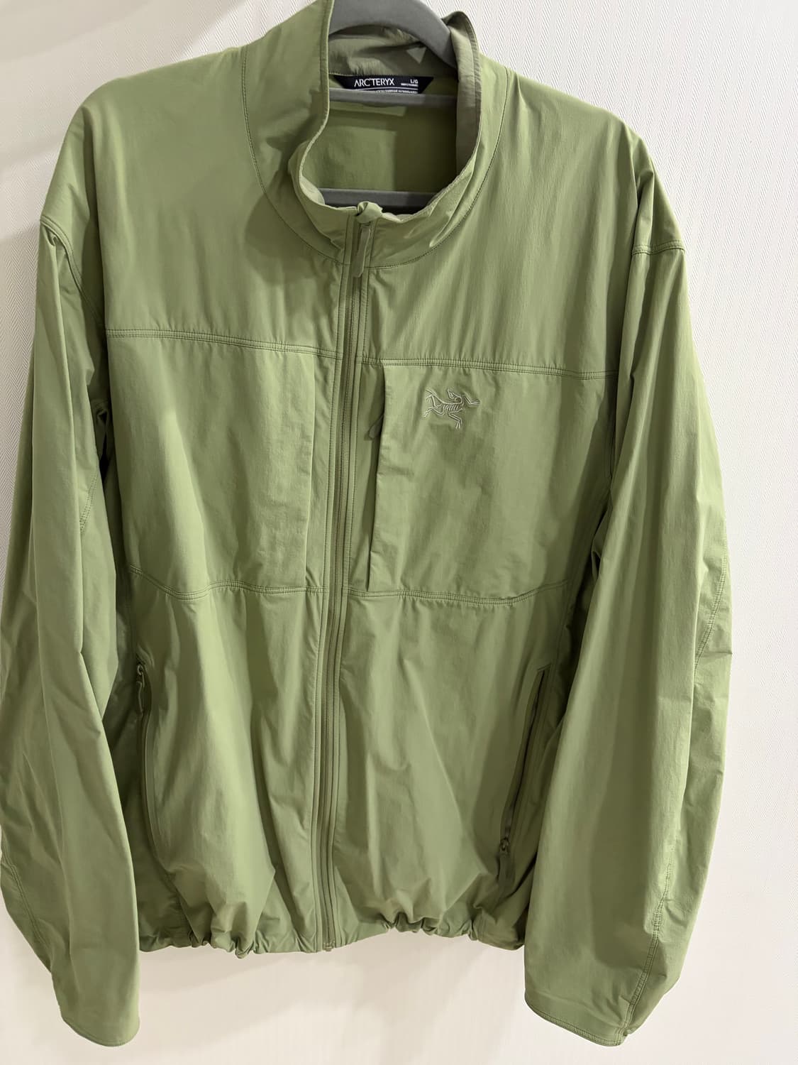 아크테릭스 바람막이 L 상품이미지1