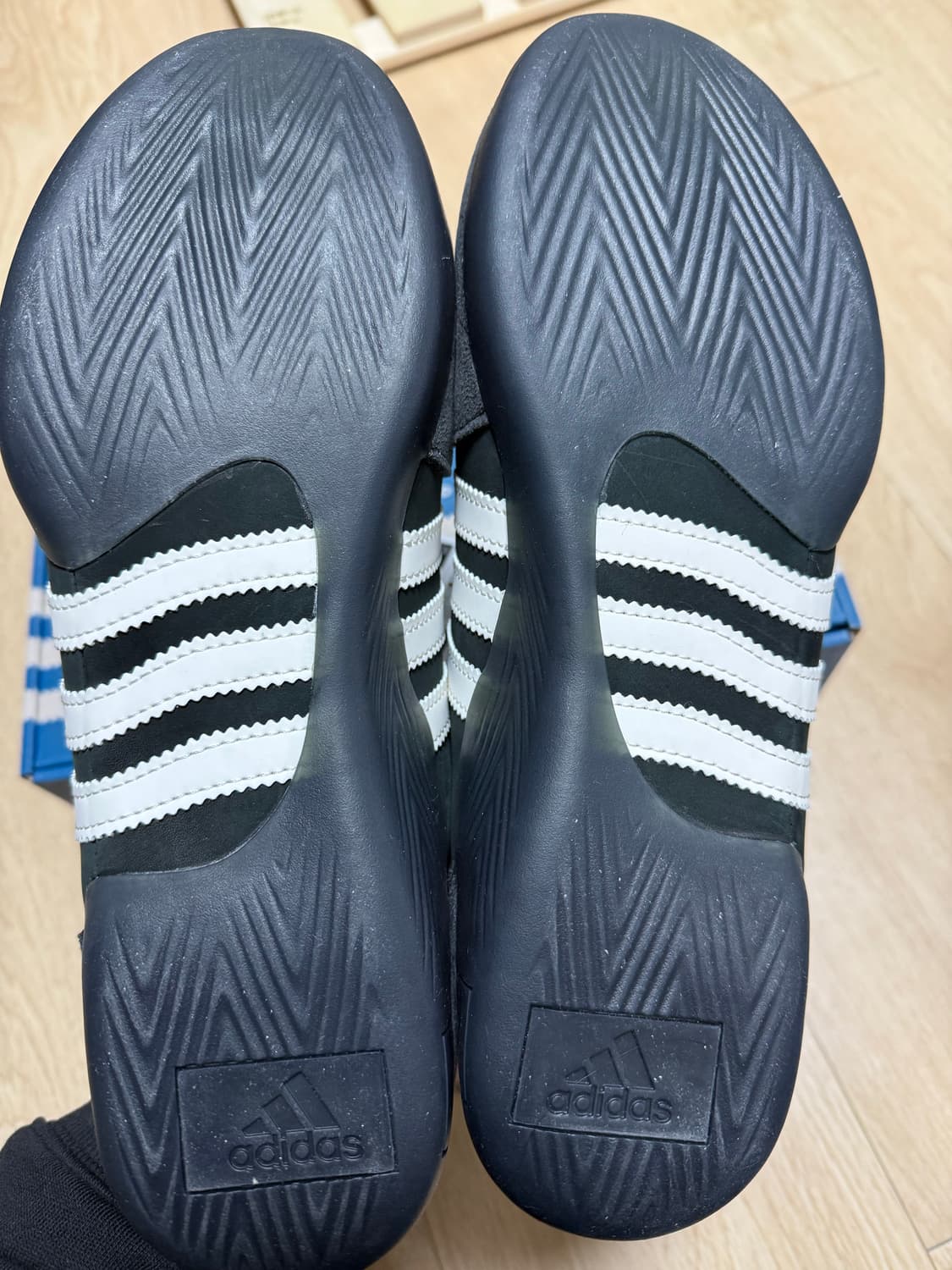 아디다스x배드버니 블랙 275 상품이미지3