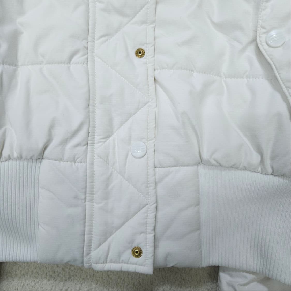 아디다스 삼선 화이트 숏 패딩 점퍼 95 상품이미지9