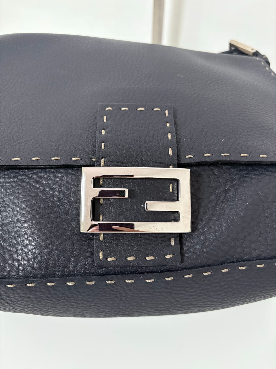 펜디 셀러리아 레더 맘마 바게트백 상품이미지9