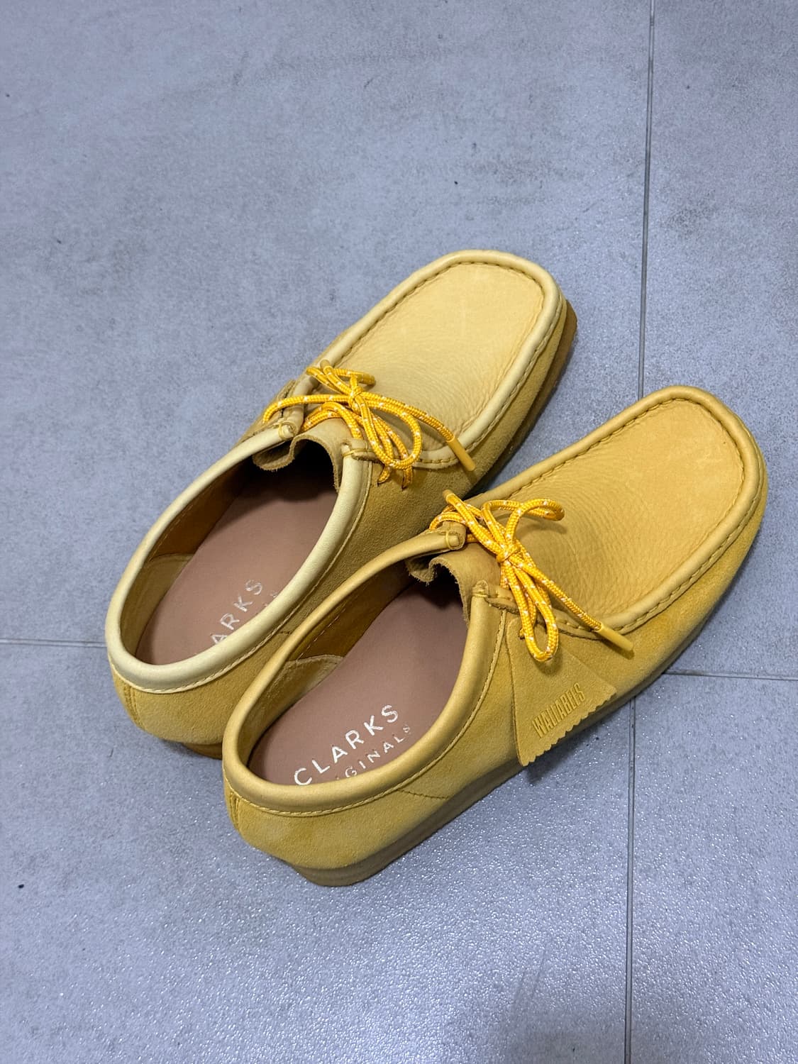 Clarks 클락스 왈라비 옐로우 260 상품이미지1