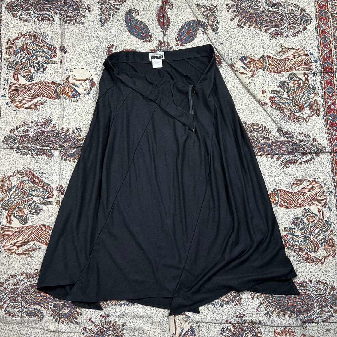 이세이 미야케 FETE 사선절개 롱 스커트 상품이미지3