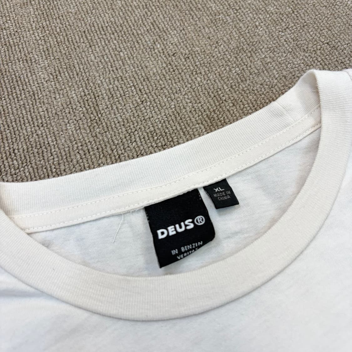 deus 데우스  프린트 반팔 티셔츠 xl  상품이미지3