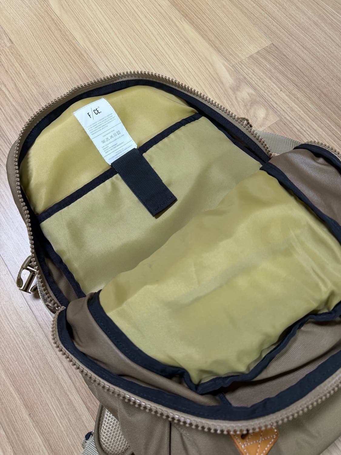 F/CE 950 트래블 백팩 샌드베이지 상품이미지3