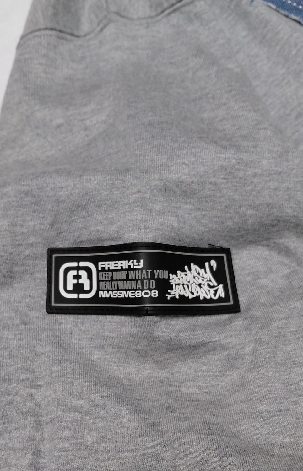 [희귀/3L] FREAKY(프리키) 올드스쿨 데님 패치 롱 슬리브 상품이미지5