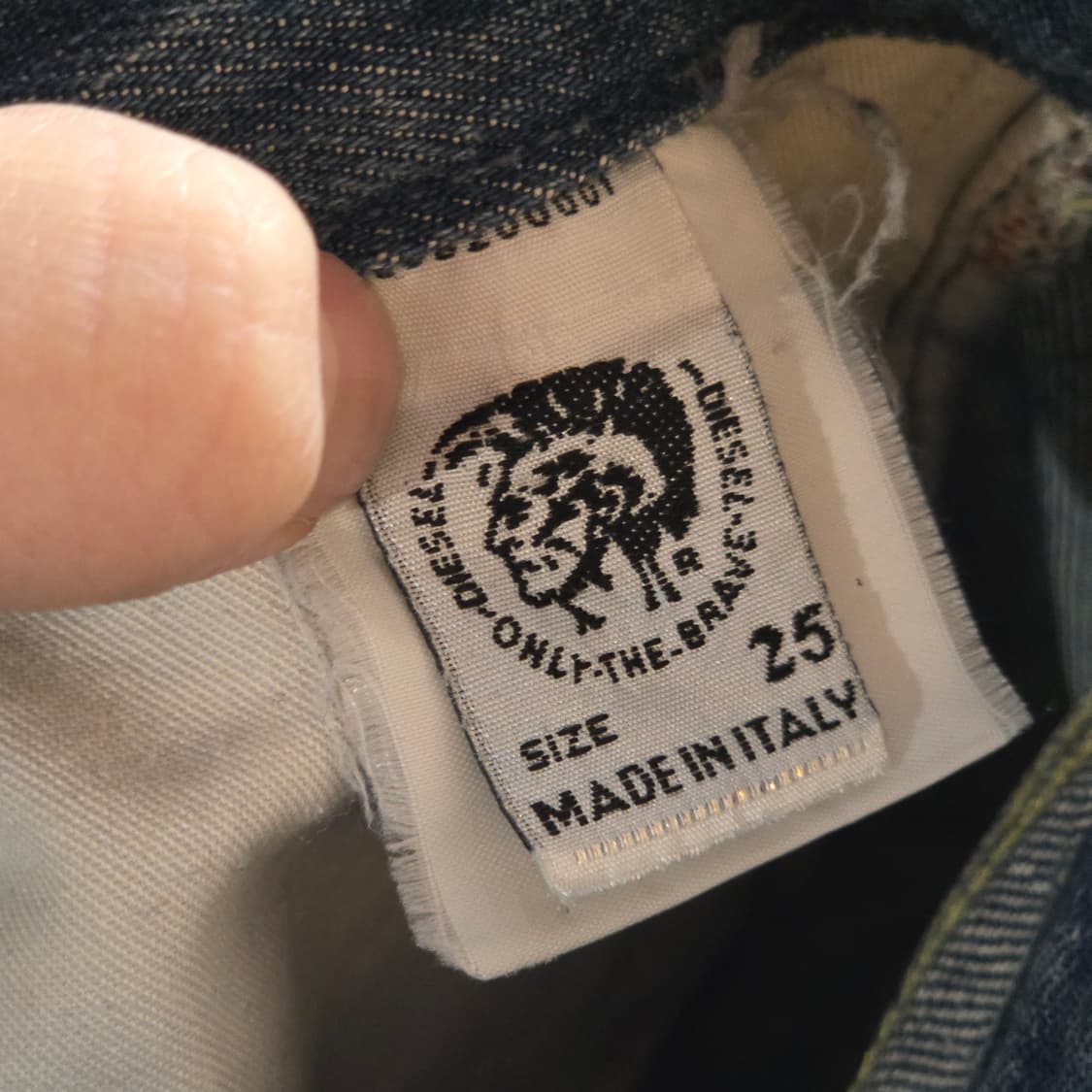 디젤 연청 워싱 부츠컷 데님 팬츠 상품이미지7