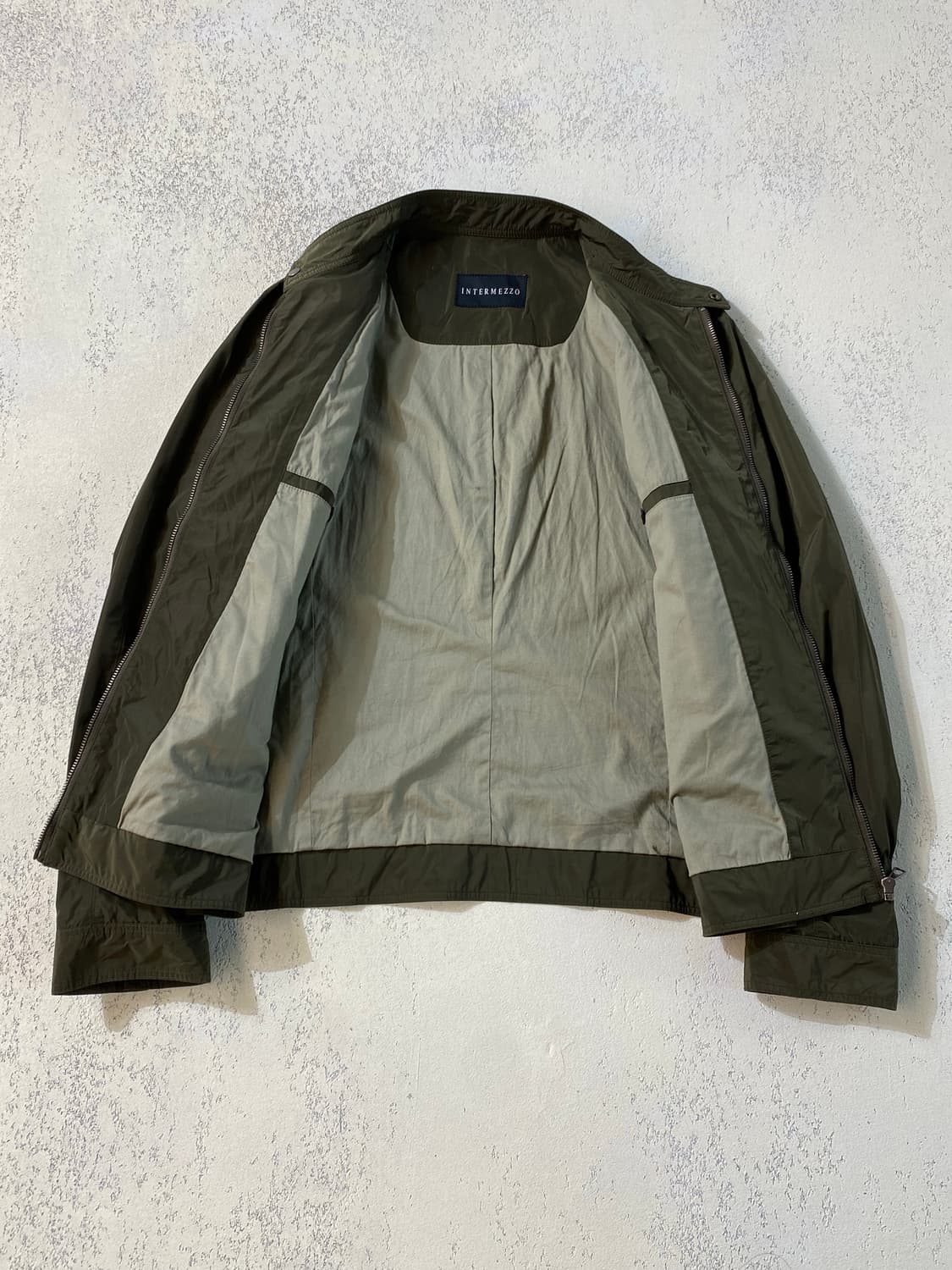 [105] INTERMEZZO 인터메조 카키 폴리쉘 집업 자켓 상품이미지6
