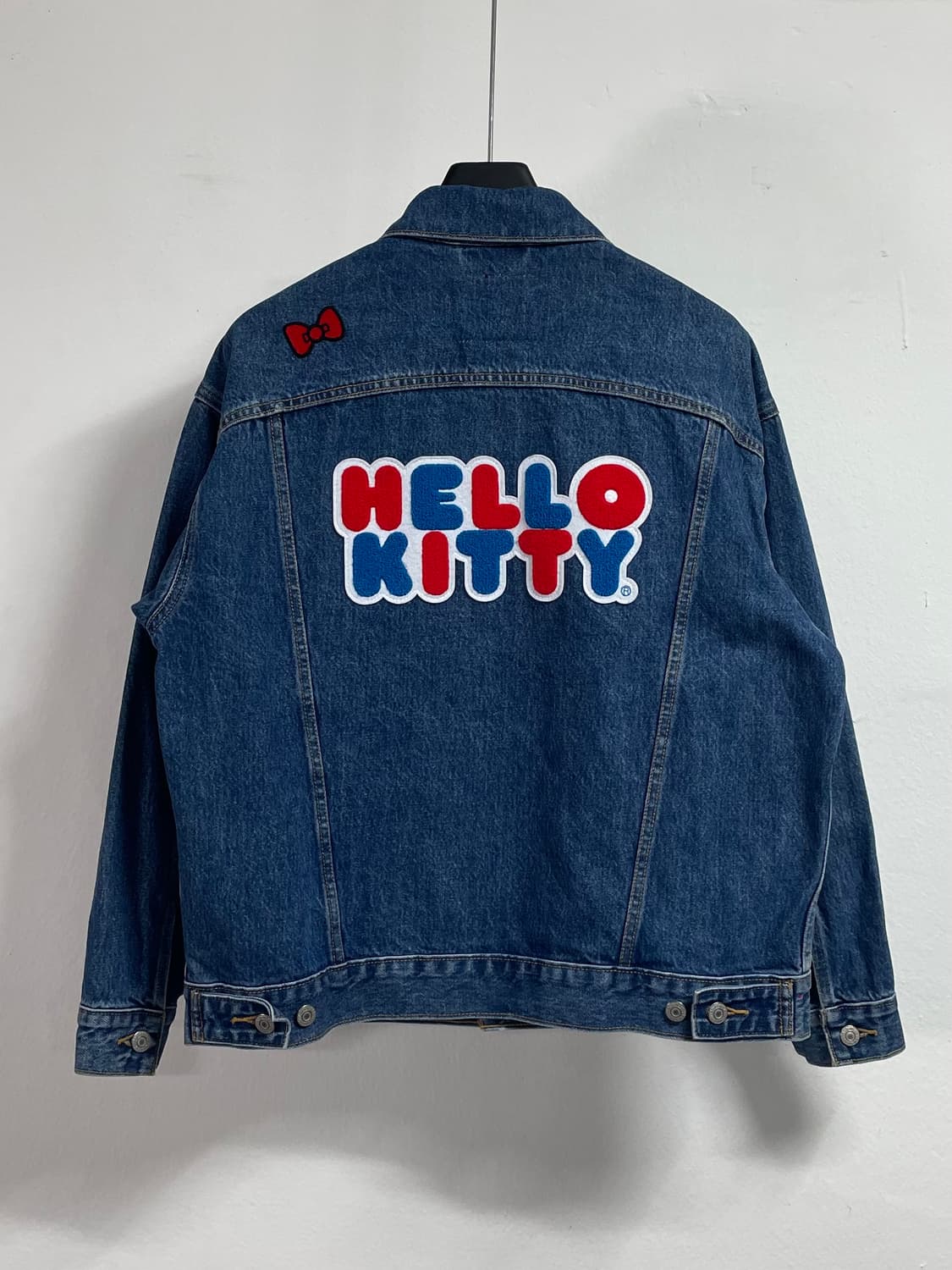 리바이스 X 헬로키티 오버사이즈 청자켓 (on.398) 상품이미지3