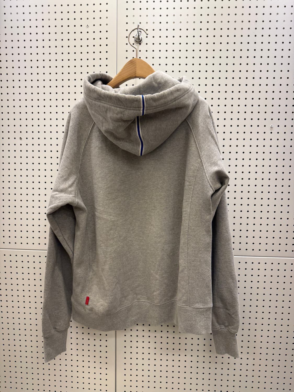 더블탭스 아치 로고 후드티 U1081 상품이미지3