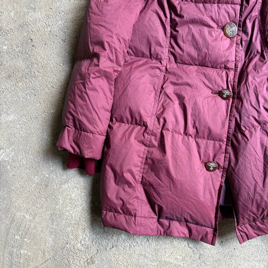 비비안 웨스트우드 레드라벨 버건디 비대칭 푸퍼 다운 코트 상품이미지3