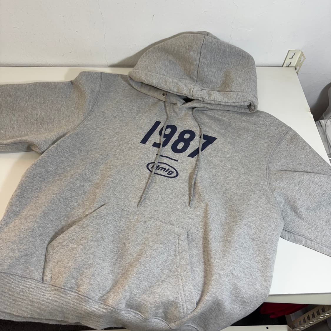 S MMLG 앰앰엘쥐 그레이 빅로고 스웻코튼 후드티 상품이미지1