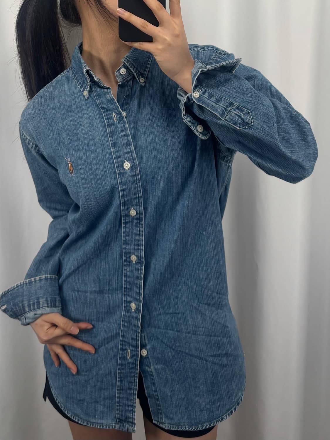 폴로 클래식 핏 샴브레이 데님 셔츠 상품이미지3