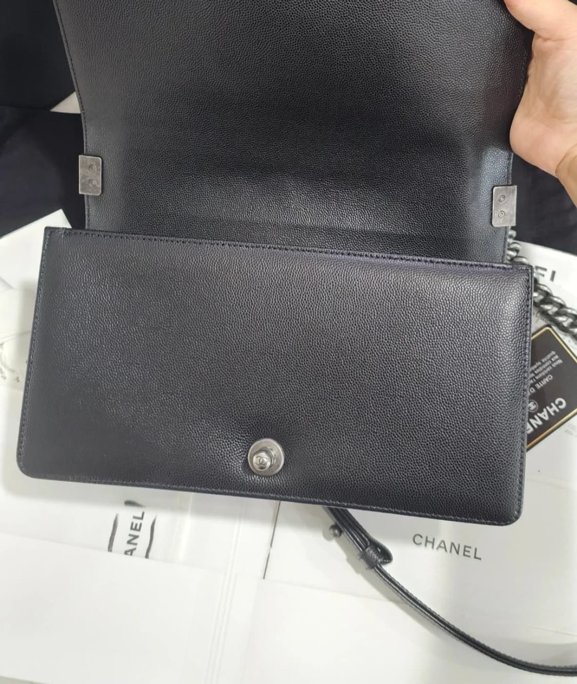 (정품)샤넬 보이백 미듐 캐비어 은장 급처! 상품이미지4