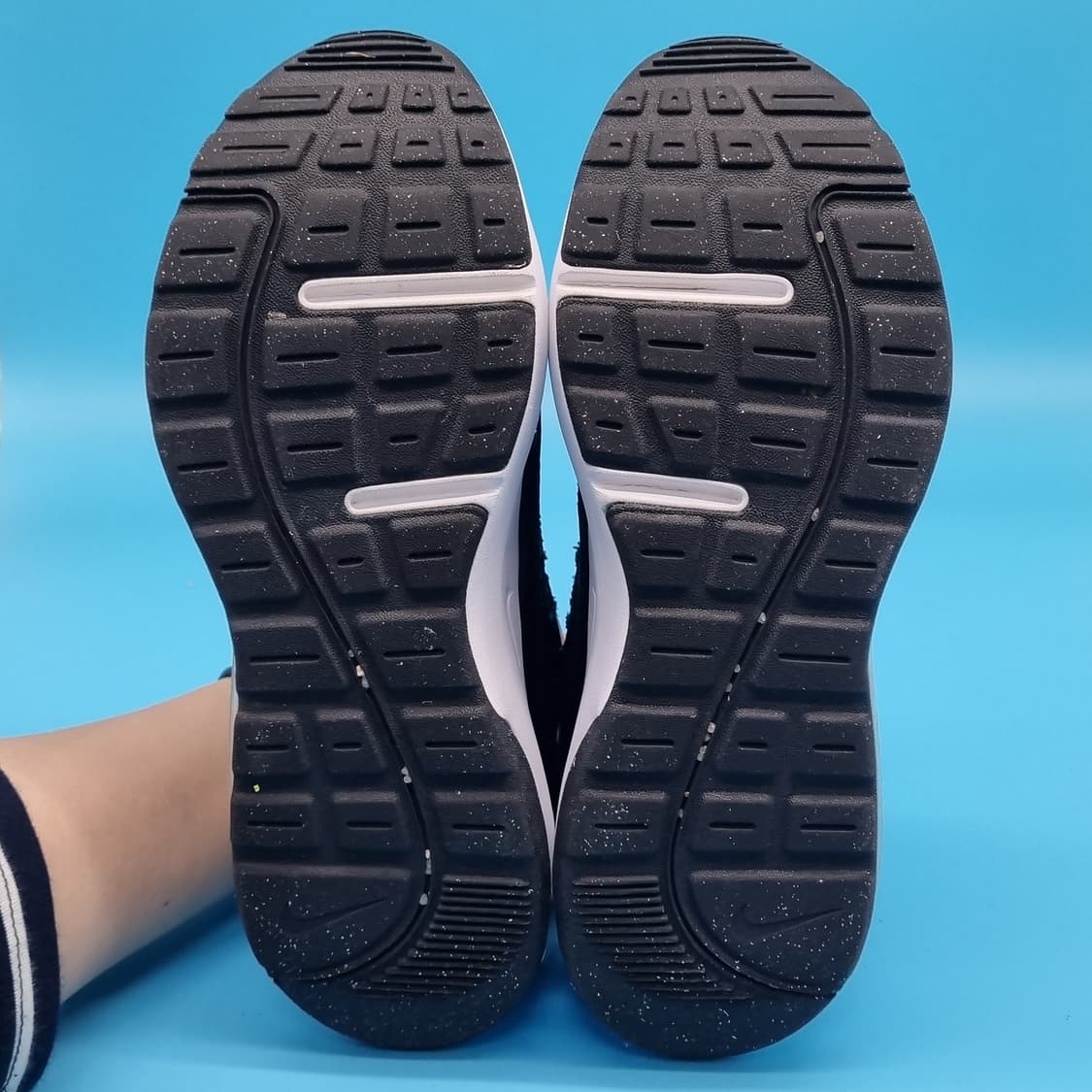 나이키 에어맥스AP 블랙 여성운동화240  상품이미지3