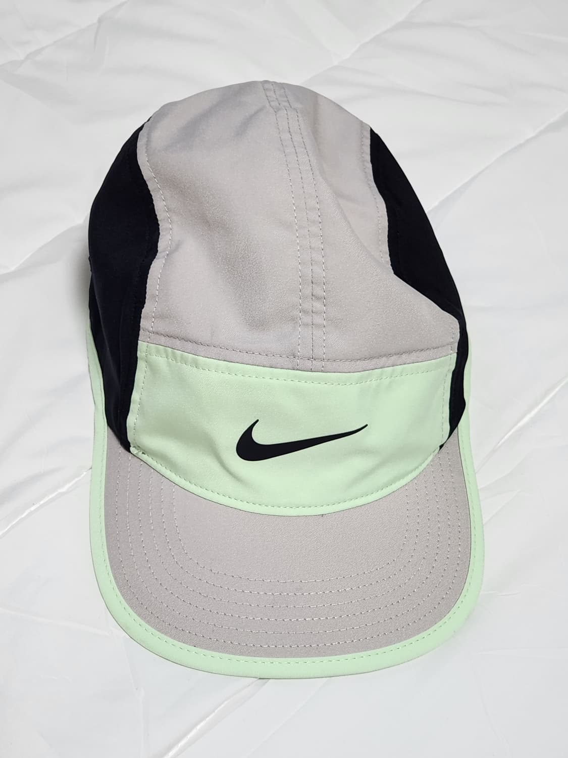 나이키 드라이핏 플라이 언스트럭처 스우시 캡 라이트 아이언 오어 베이퍼 상품이미지1