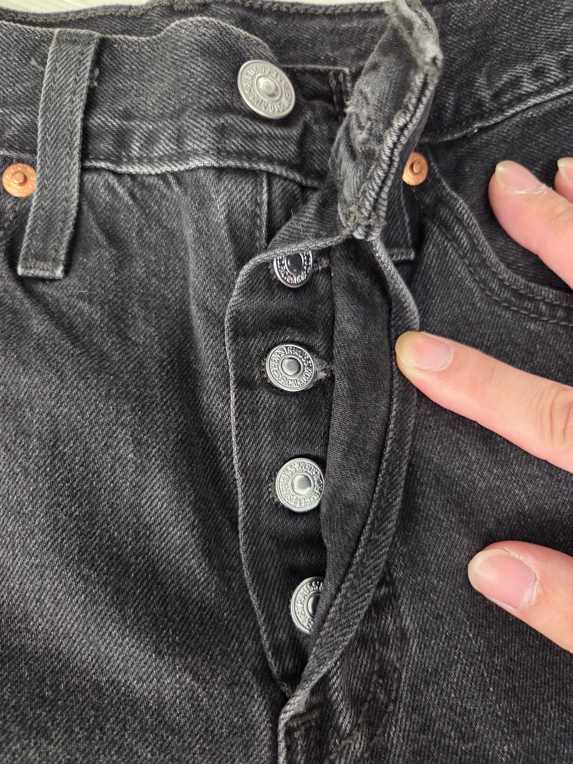 리바이스 501. 여자 흑청 데님 숏팬츠_24 상품이미지6