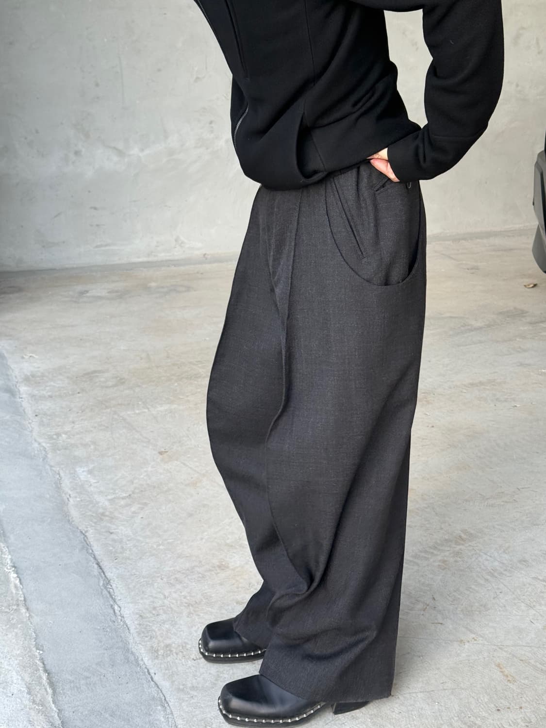 NVRFRGT S커브드 와이드 트라우저 상품이미지4