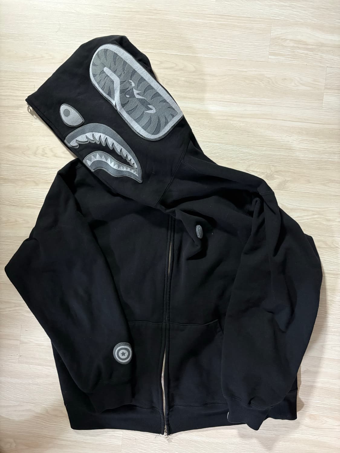 베이프 원포인트 샤크후드집업 L (릴렉스드핏) 판매합니다 상품이미지2