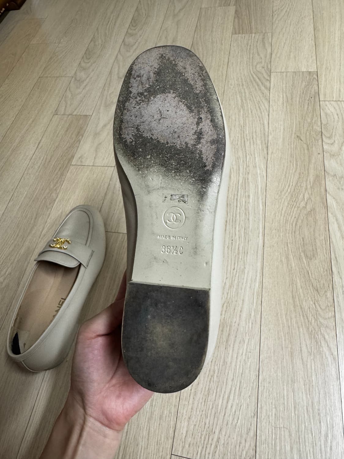샤넬 CC로고 페이던트 카프스킨 로퍼 g36343 상품이미지7