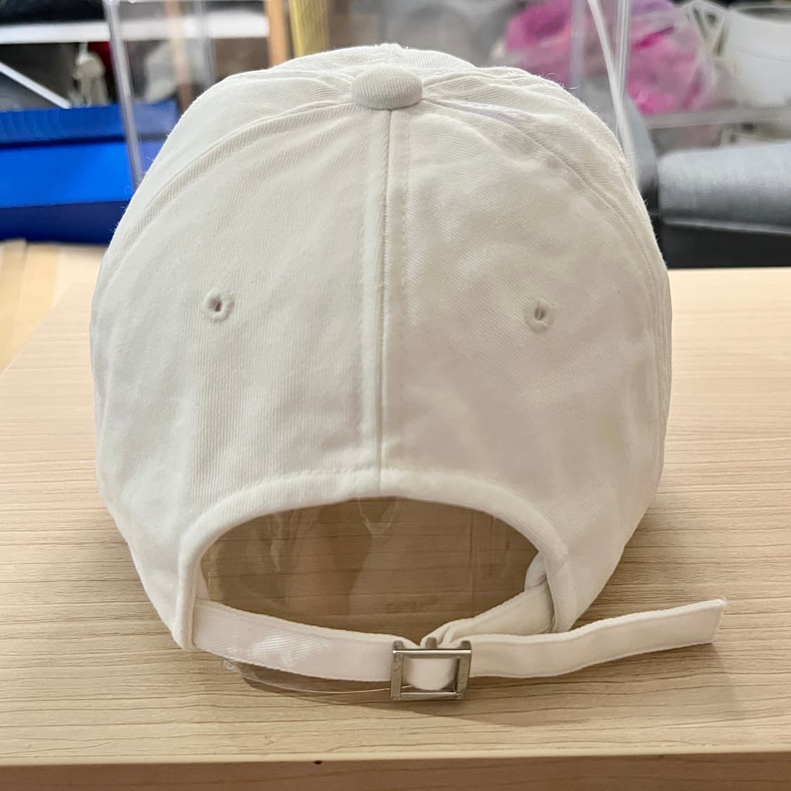 우영미 화이트 볼캡 23ss 상품이미지3