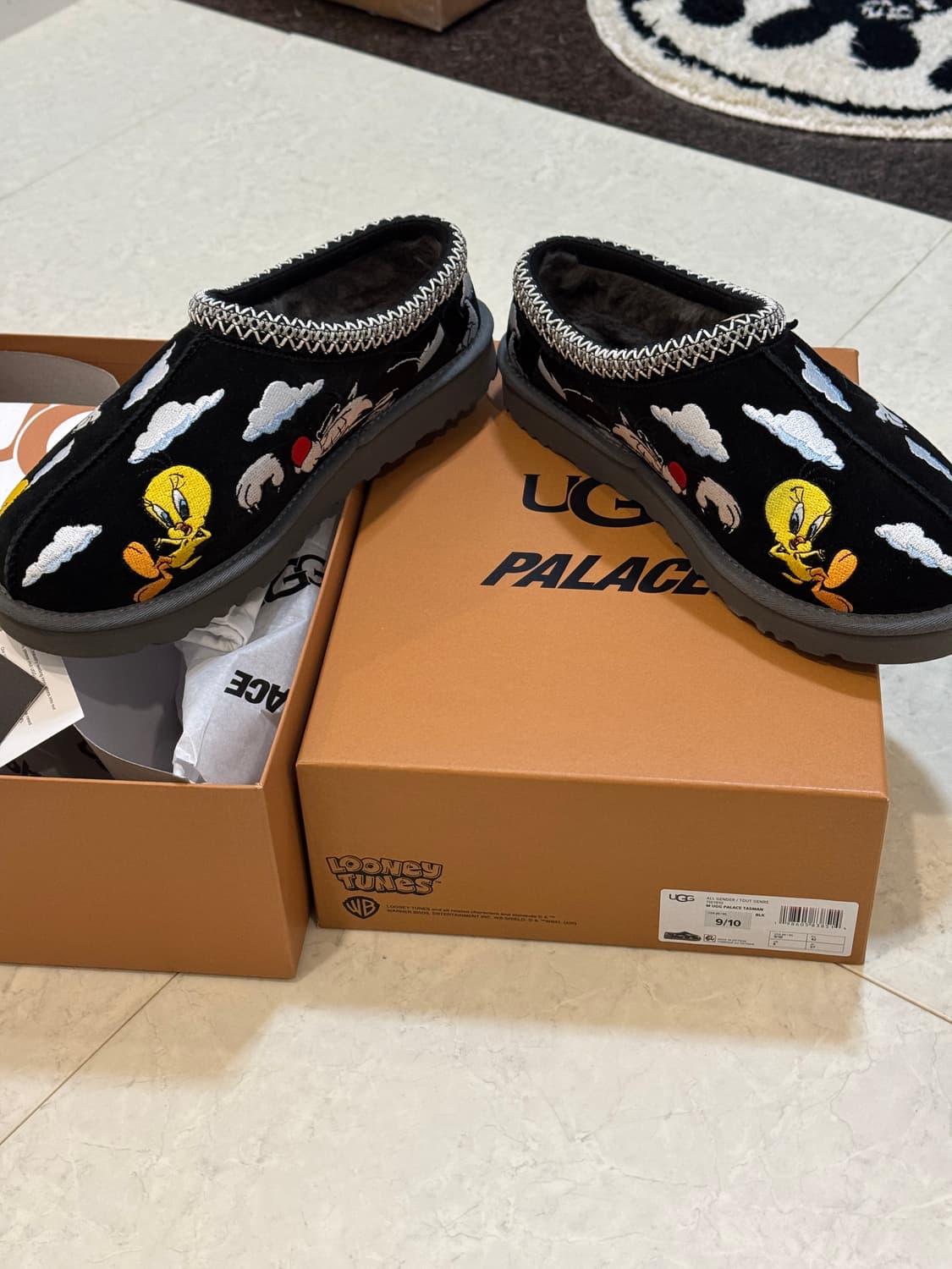 [US9, 270] 어그 x 팔라스 x 루니툰 타스만 블랙 상품이미지6