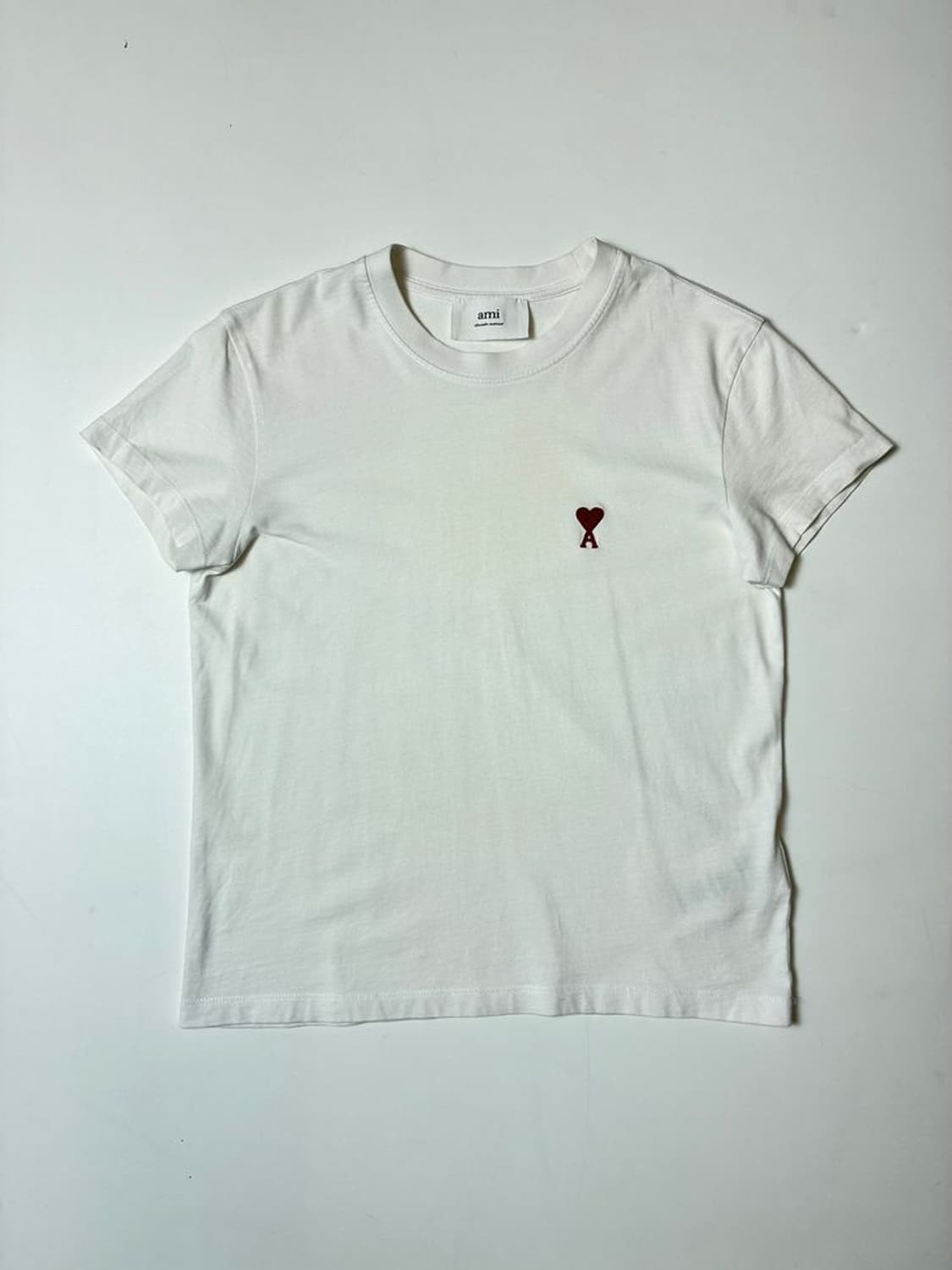 아미 AMI 스몰 하트 로고 코튼 반팔 티셔츠 PN9676 상품이미지1
