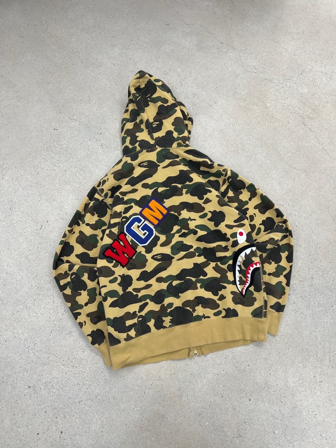 베이프 퍼스트카모 황계 샤크 후드집업 상품이미지1