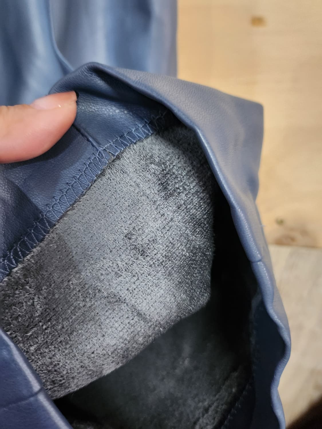 200) A&D 아뜰리에 비건레더 와이드 팬츠 상품이미지4