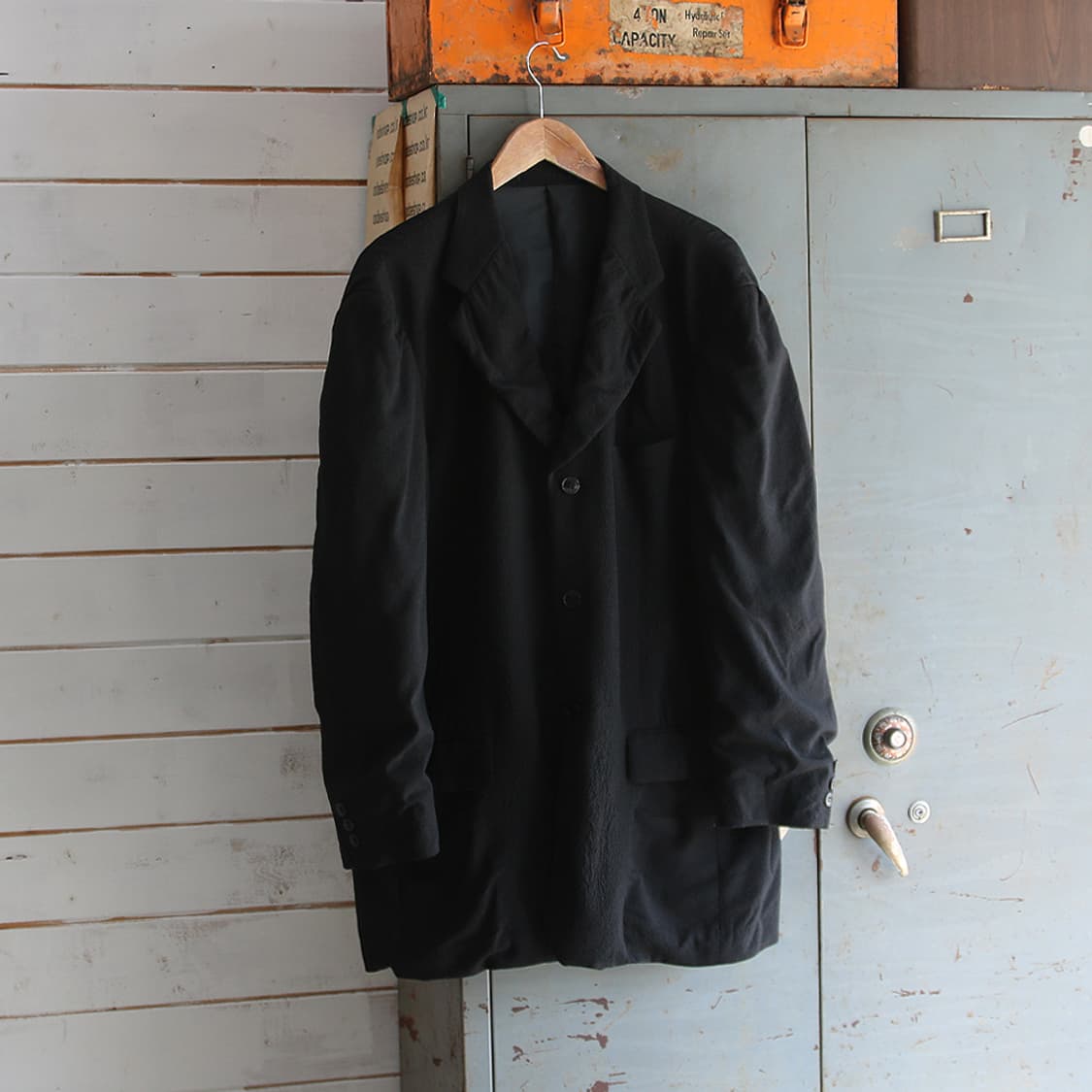 (착용컷) AZETA 블레이져 (남성용 103) 상품이미지1