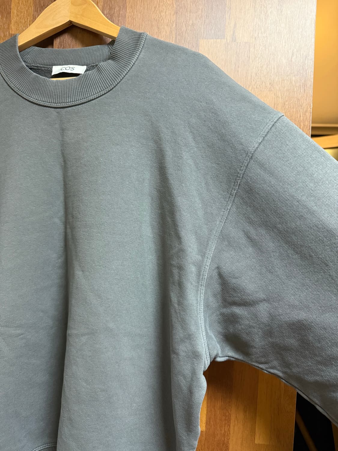 COS 코스 릴랙스드핏 회색 맨투맨(L) 상품이미지2