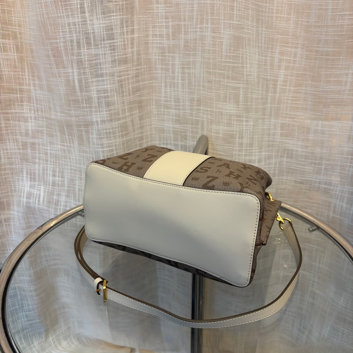 정품 헤지스 버킷 투웨이 토트백     상품이미지8