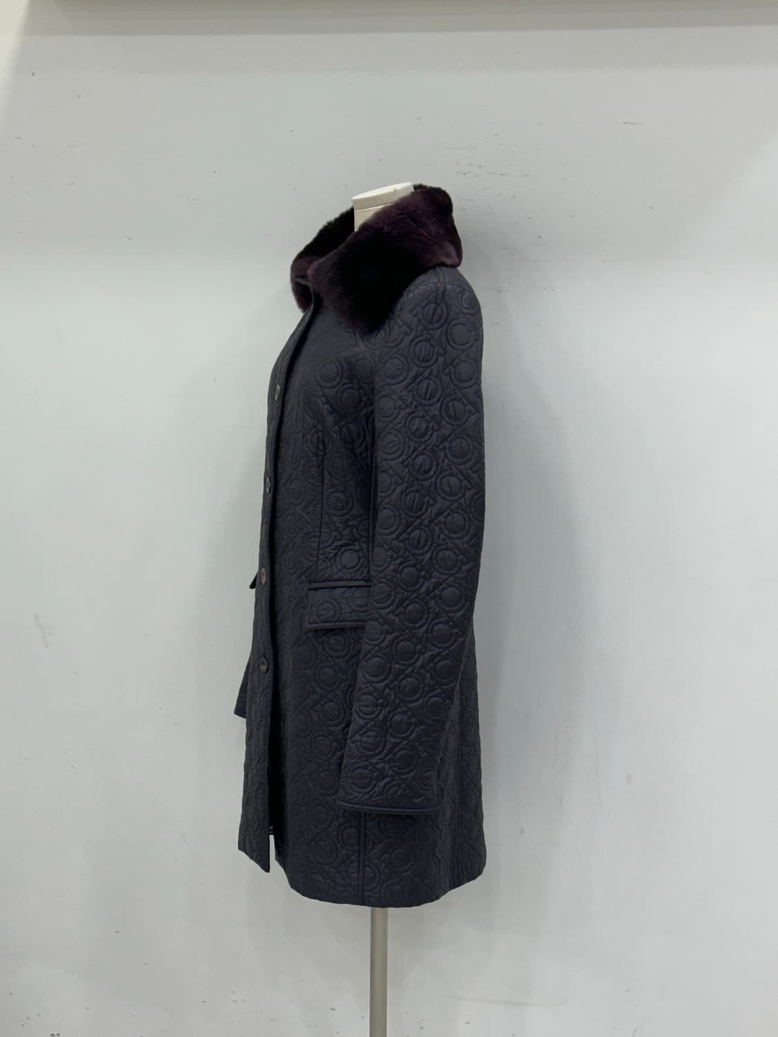 페레가모 퀼팅 코트 상품이미지4