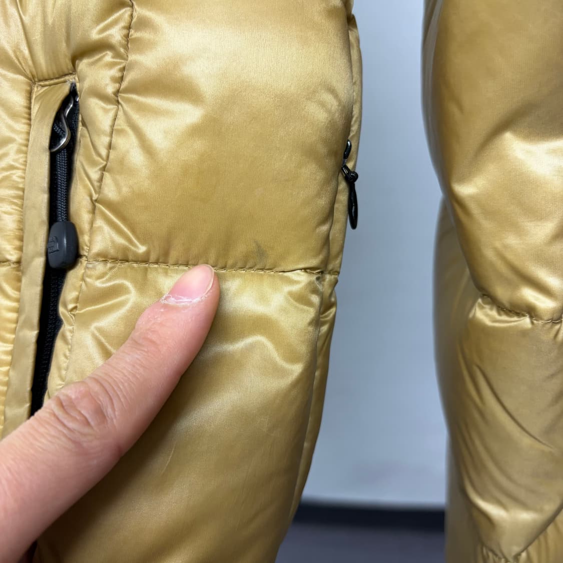노스페이스 메트로 패딩 700 골드색상 상품이미지9