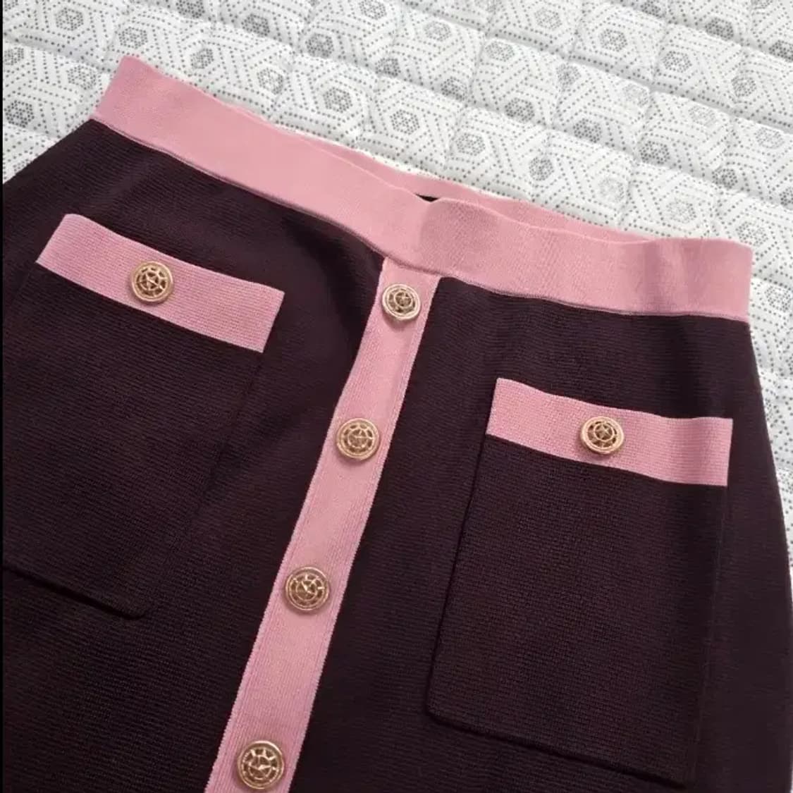 질스튜어트 뉴욕 라인배색 니트 가디건+스커트 셋업 55 상품이미지6