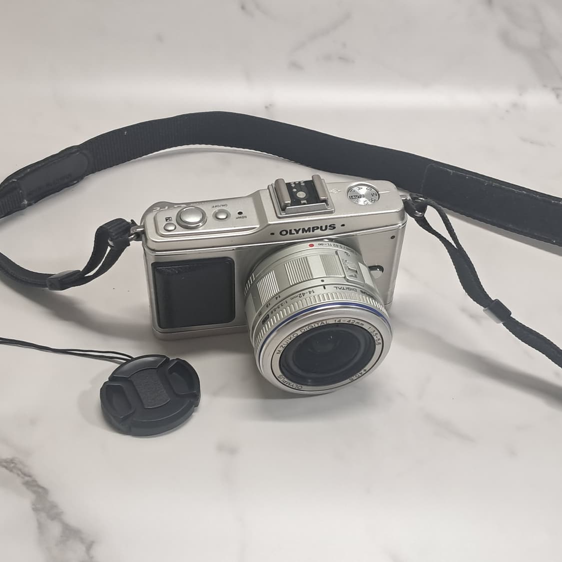 강추!)올림푸스 미러리스 PEN E-P2 /14-42mm 렌즈 상품이미지1