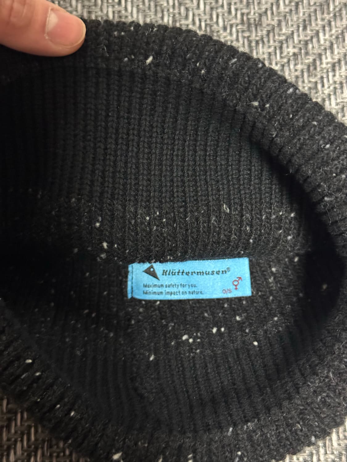 클라터뮤젠 흘드 비니 피치 블랙 상품이미지2