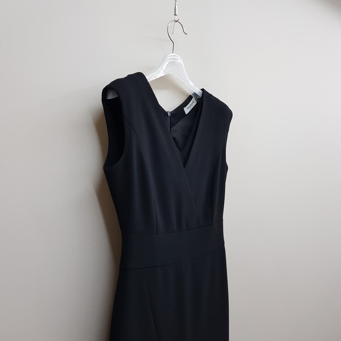 모조에스핀 슬리브리스 브이넥 원피스 55사이즈 상품이미지3