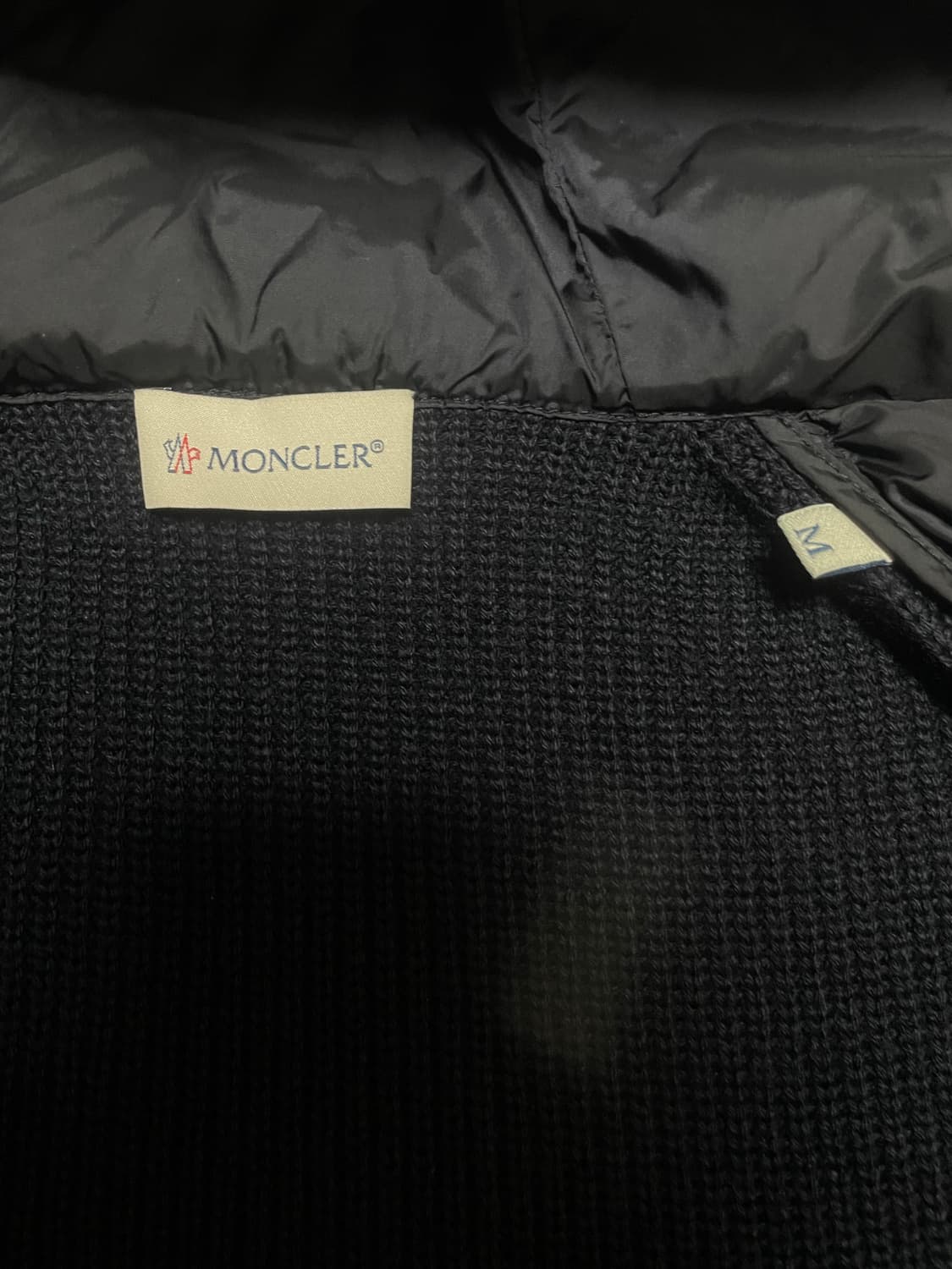 백화점판 새상품급 정품 몽클레어 니트패딩 울 후드 가디건 상품이미지6